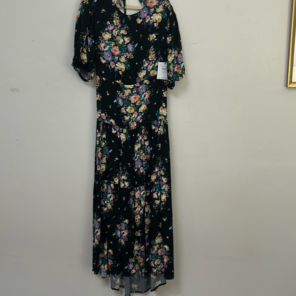 O'Neill Dresses & Skirts - NWT O’Neill Nordstrom Open Back Floral Maxi dress with puff sleeves- size Small